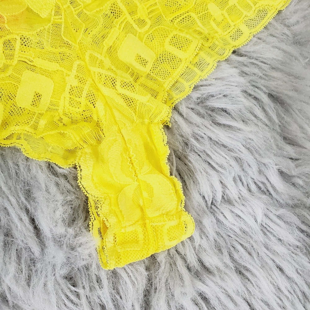 La Senza Candy -Yellow Lace Scalloped Cheeky Panty - Picture 7 of 8